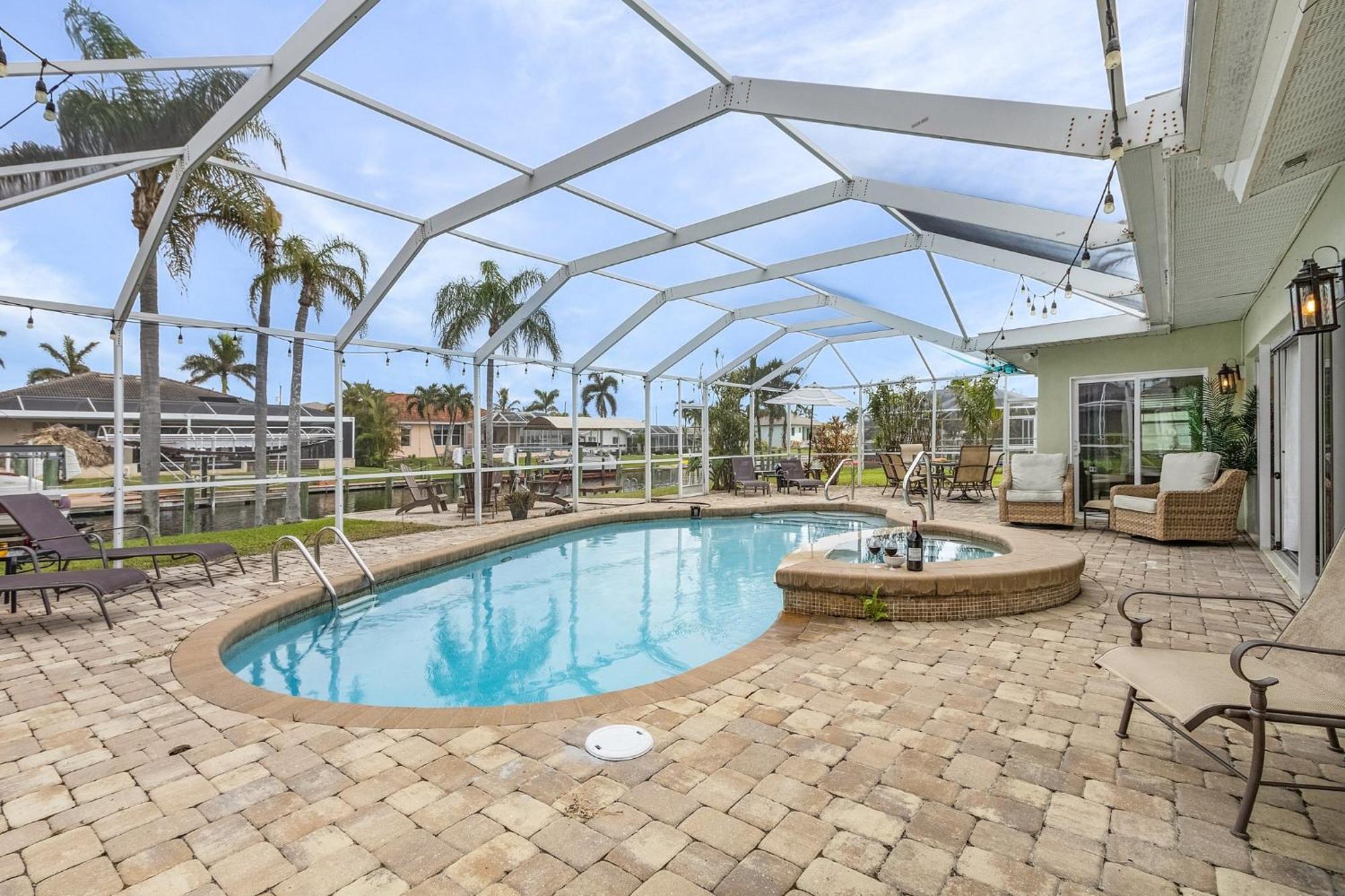 Boating & Fishing Enthusiasts, Heated Pool And Spa, Bicycles - Latitude Adjustment - Roelens Villa Cape Coral Exterior photo